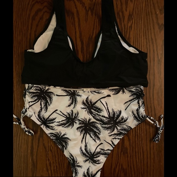 Coeur de Vague Bikini Top & Bottom - Picture 2 of 4